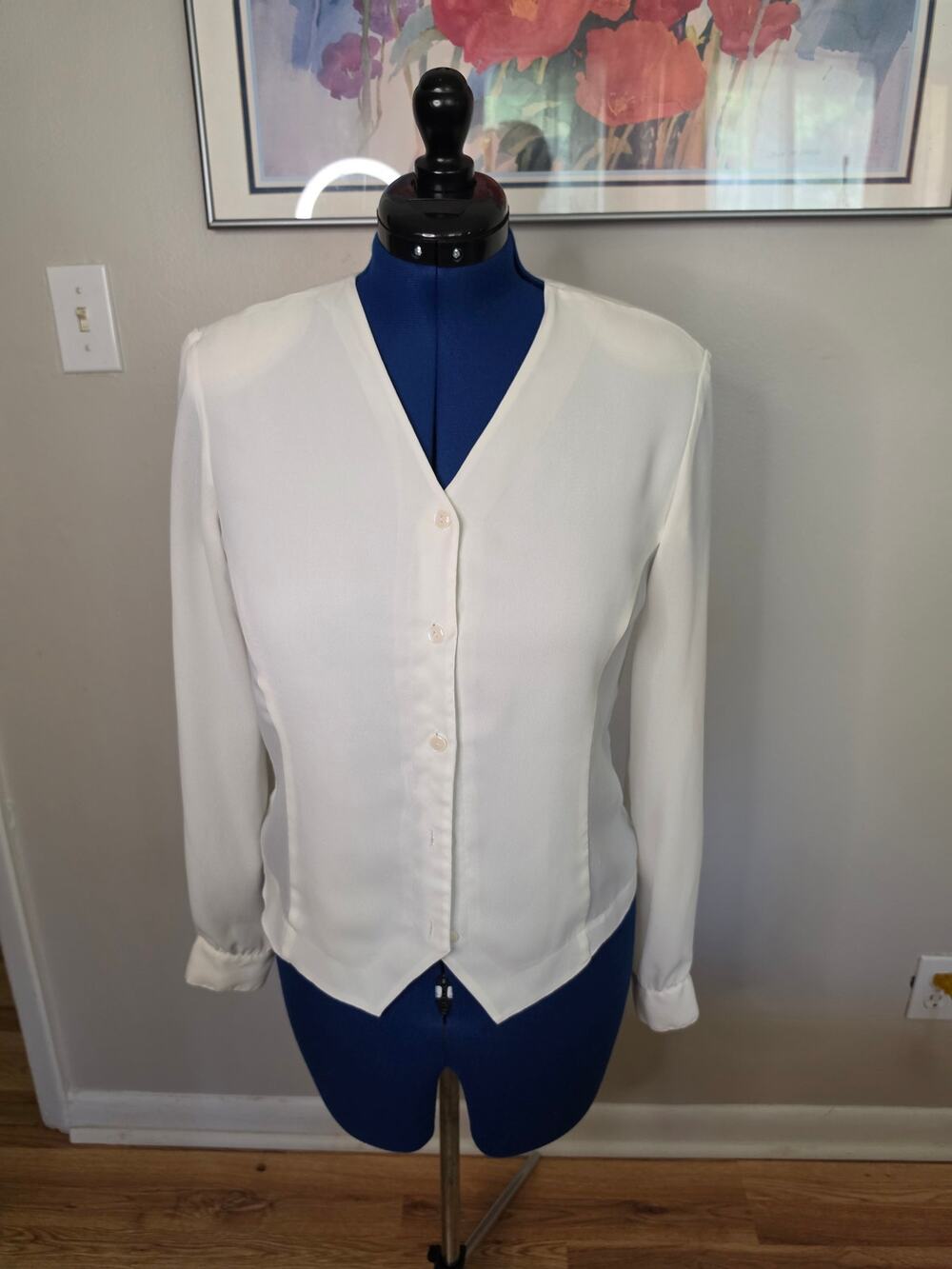 Liz Claiborne Collection Ivory Sheer Panel Blouse Size 10 V Neck Button Front